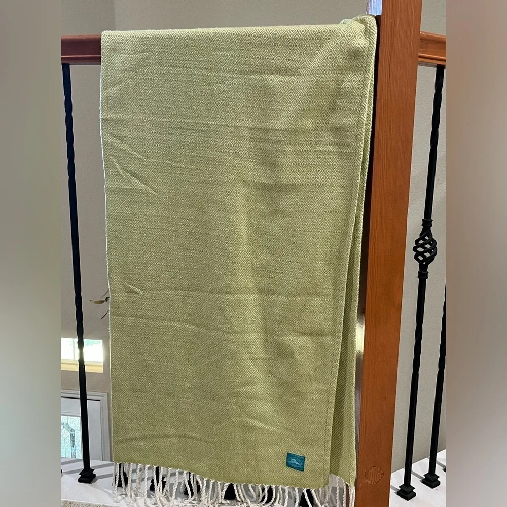 TOMMY BAHAMA RELAX Green DIAMOND Patterned Throw Blanket with Fringe, 65”X 46”